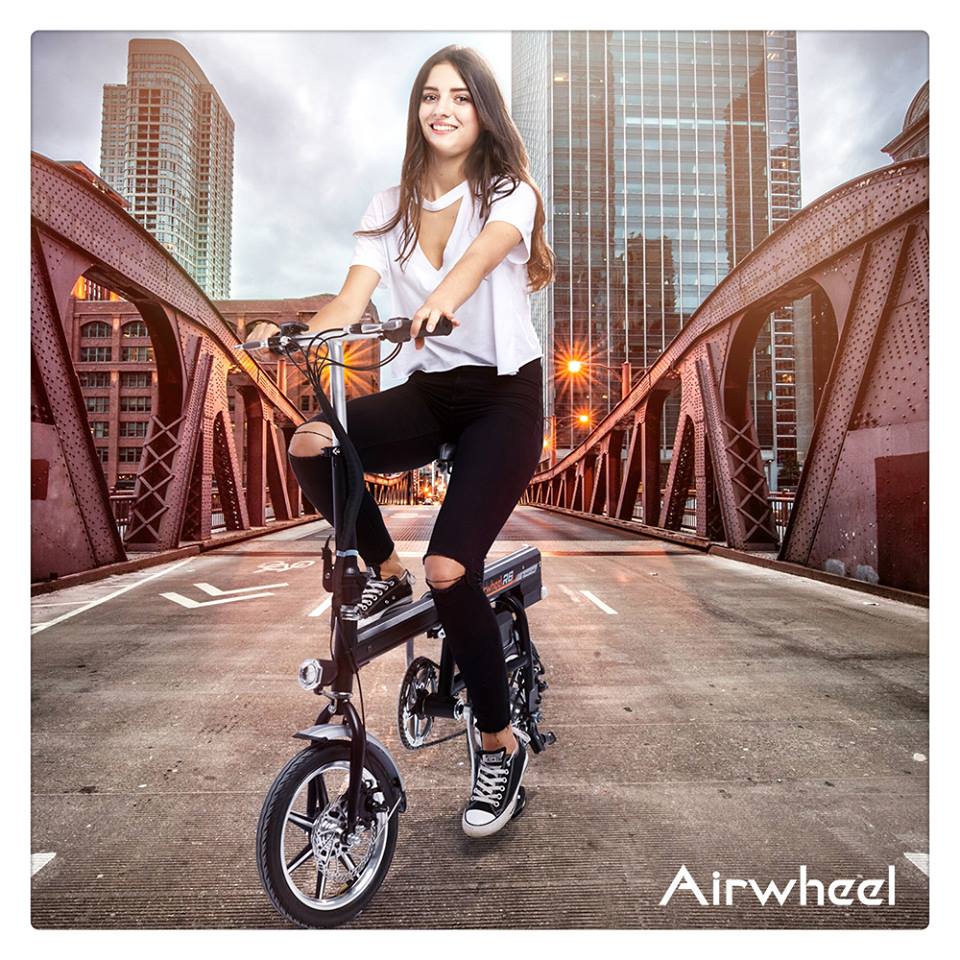 Airwheel R6 electric assist bike