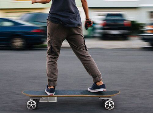 El más atractivo era Airwheel patineta de control remoto inalámbrico.