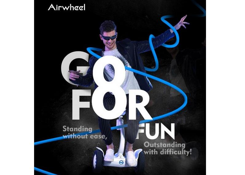 Like S6, Airwheel S8 mini electric scooter is designed without control shaft, so that it sets the riders' hands free with more possibilities. 